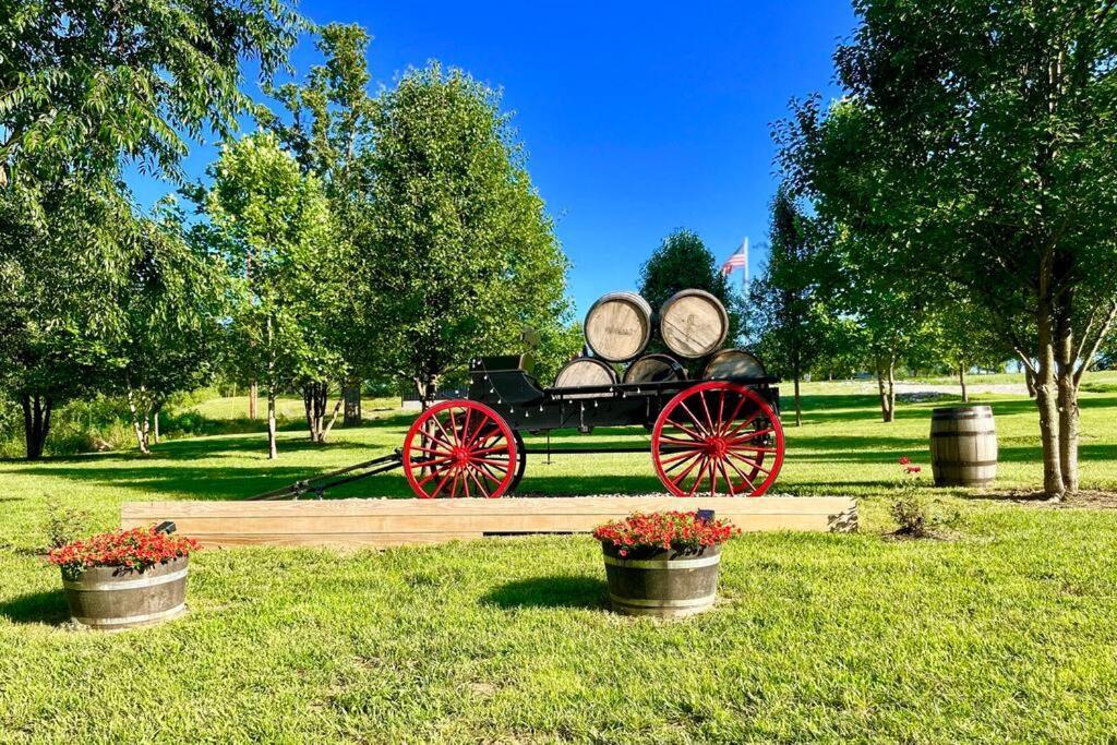 #4 Kentucky Bourbon Trail Bourbon Barrel Cottages Lawrenceburg Extérieur photo